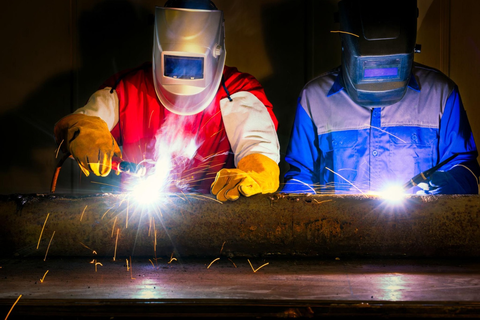 Why Industries Are Switching from LPG to Acetylene Gas Plants for Steel Cutting and Fabrication